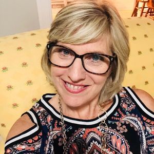 Meet your Posher, Lisa